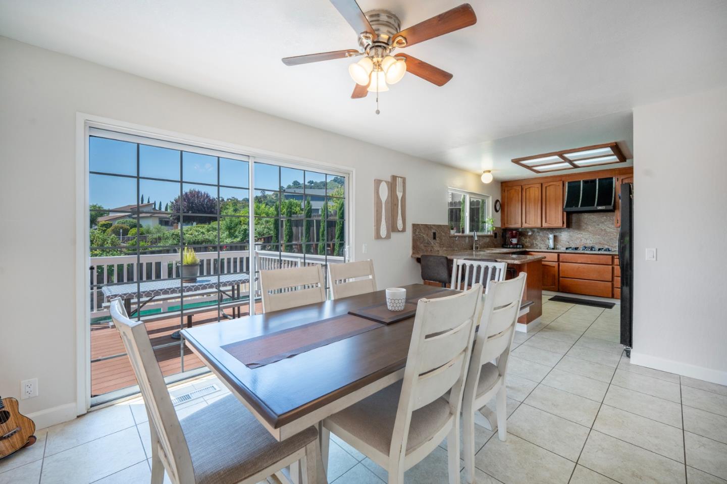 Detail Gallery Image 15 of 43 For 810 W Main Ave, Morgan Hill,  CA 95037 - 4 Beds | 2/1 Baths