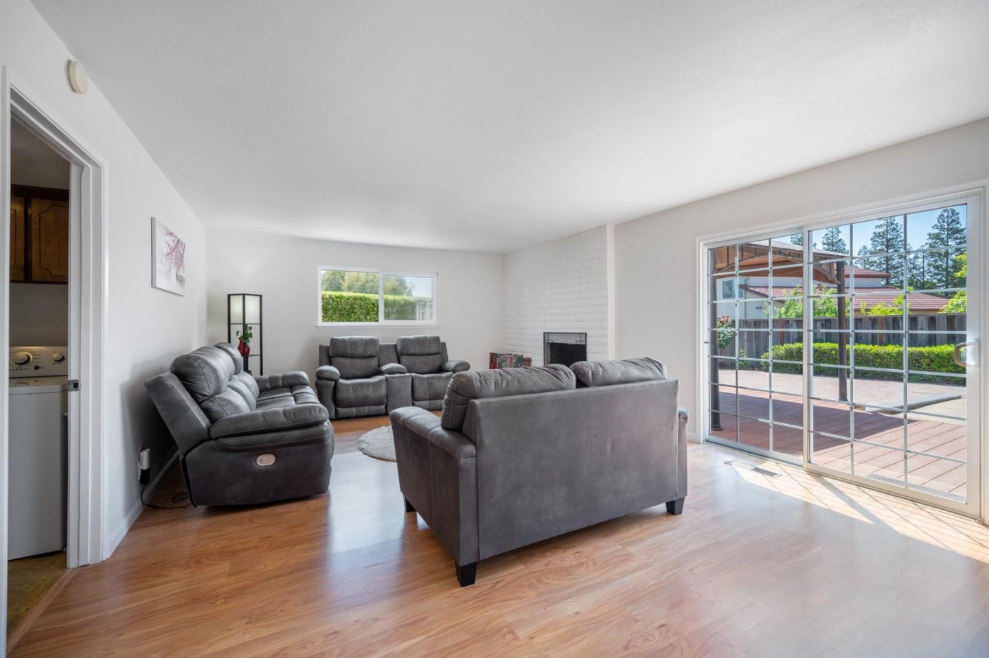 Detail Gallery Image 18 of 43 For 810 W Main Ave, Morgan Hill,  CA 95037 - 4 Beds | 2/1 Baths
