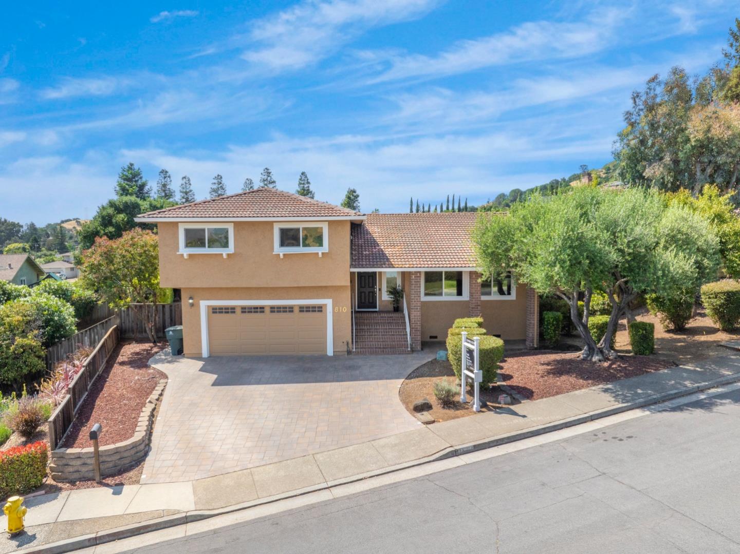 Detail Gallery Image 3 of 43 For 810 W Main Ave, Morgan Hill,  CA 95037 - 4 Beds | 2/1 Baths