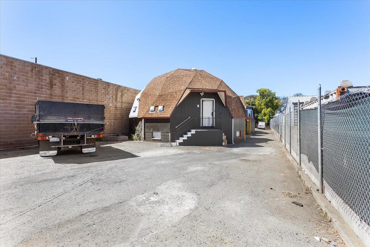 Detail Gallery Image 11 of 100 For 22325 Meekland Ave, Hayward,  CA 94541 - – Beds | – Baths