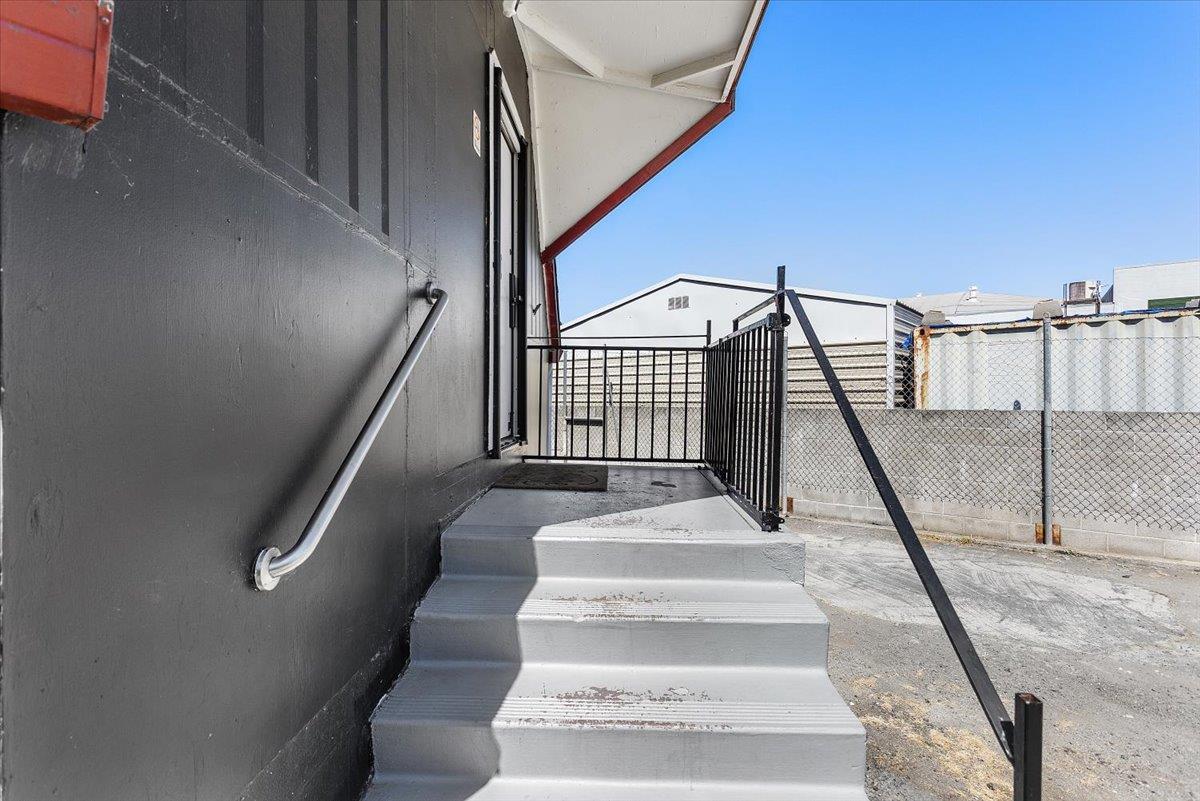 Detail Gallery Image 13 of 100 For 22325 Meekland Ave, Hayward,  CA 94541 - – Beds | – Baths
