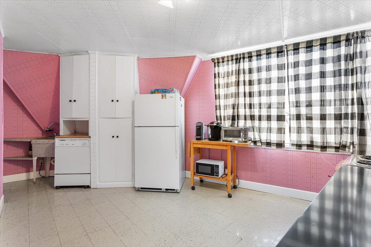 Detail Gallery Image 23 of 100 For 22325 Meekland Ave, Hayward,  CA 94541 - – Beds | – Baths