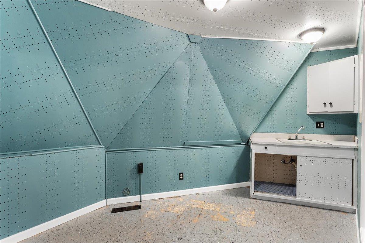 Detail Gallery Image 27 of 100 For 22325 Meekland Ave, Hayward,  CA 94541 - – Beds | – Baths