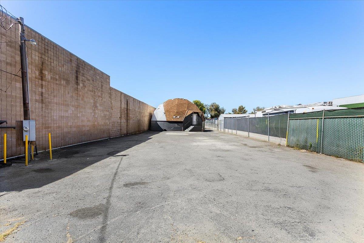 Detail Gallery Image 4 of 100 For 22325 Meekland Ave, Hayward,  CA 94541 - – Beds | – Baths