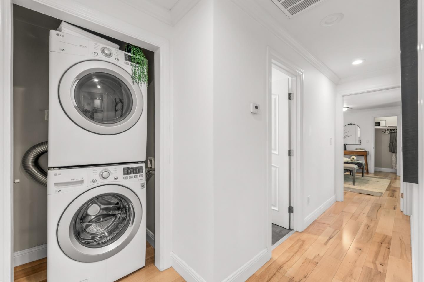 Detail Gallery Image 14 of 37 For 710 5th Ave, Redwood City,  CA 94063 - 2 Beds | 2 Baths