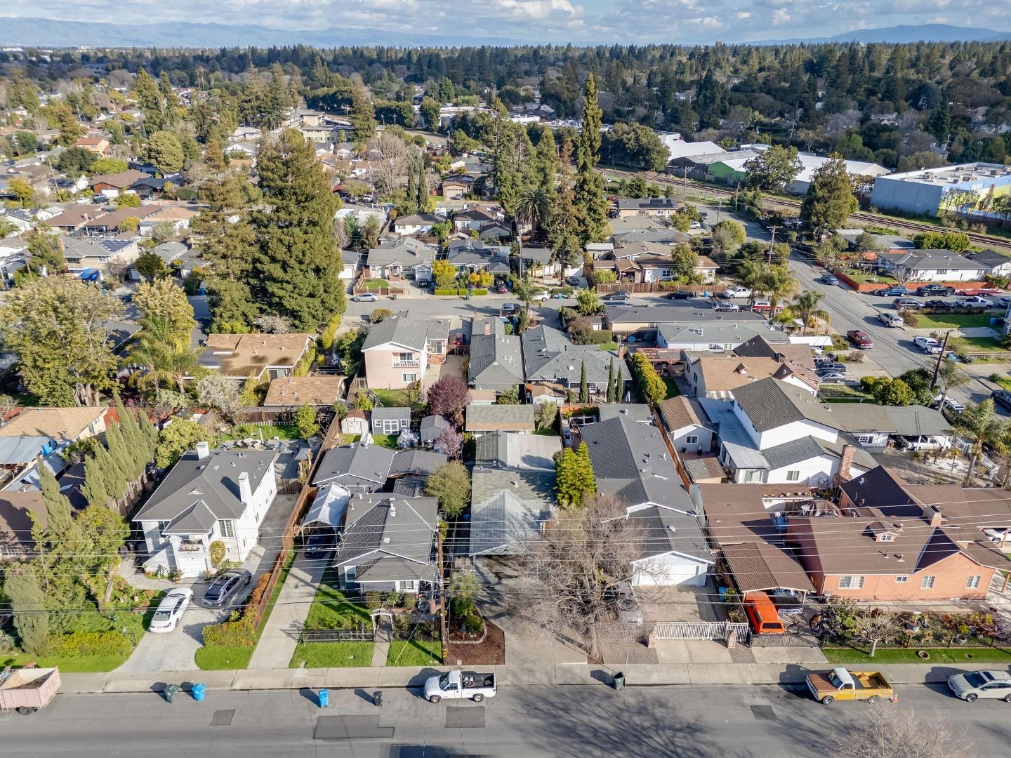 Detail Gallery Image 35 of 37 For 710 5th Ave, Redwood City,  CA 94063 - 2 Beds | 2 Baths