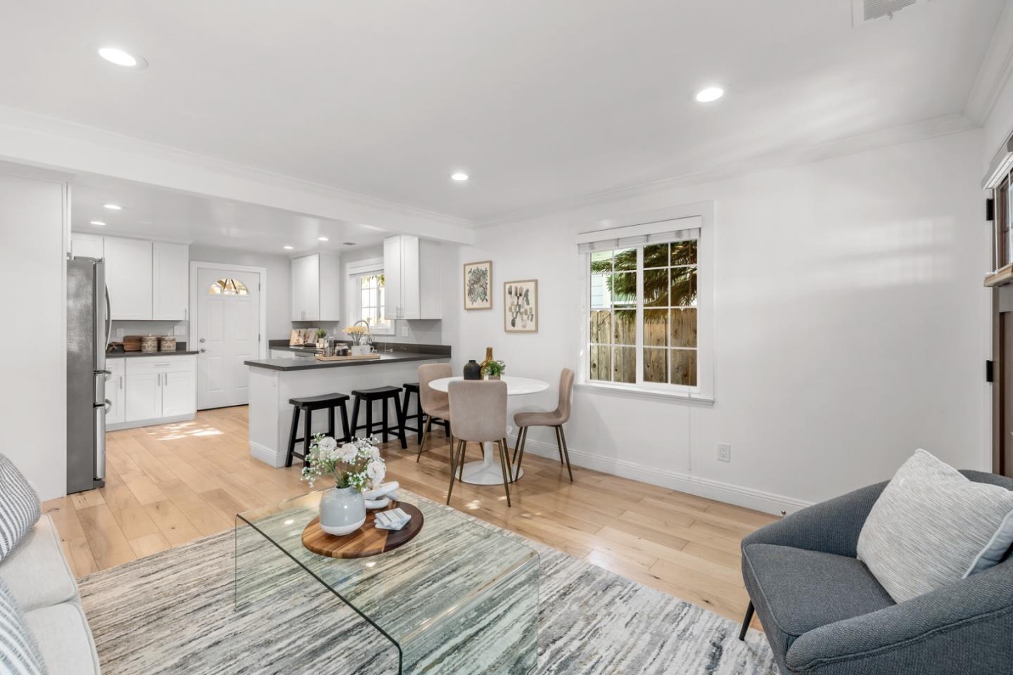 Detail Gallery Image 8 of 37 For 710 5th Ave, Redwood City,  CA 94063 - 2 Beds | 2 Baths