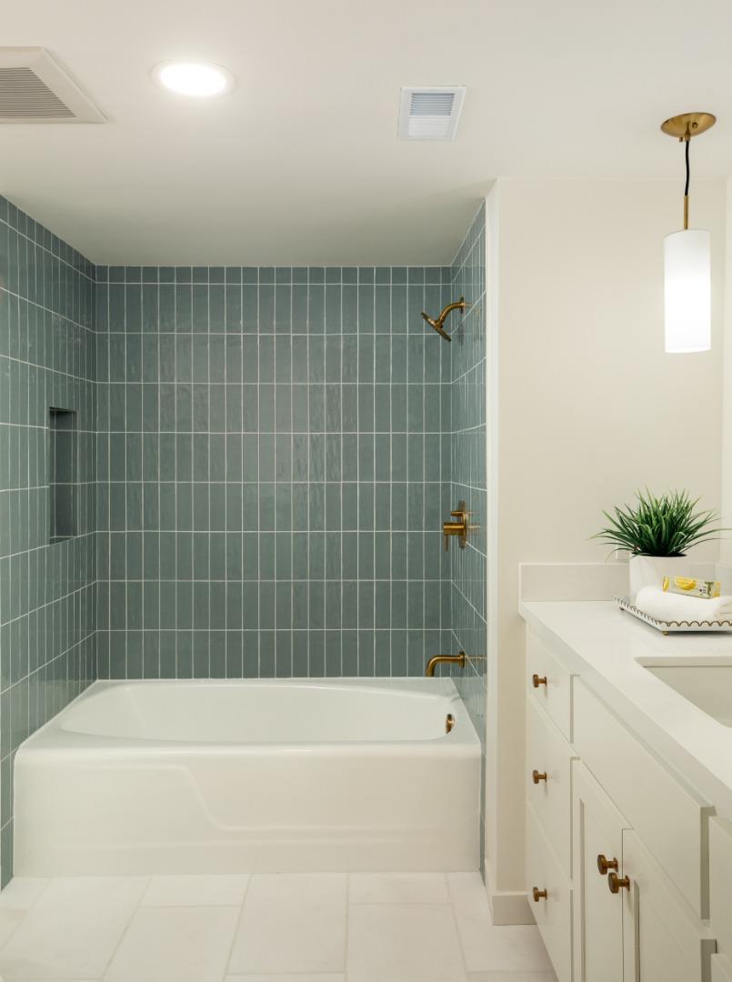Detail Gallery Image 13 of 30 For 360 Everett Ave 5b,  Palo Alto,  CA 94301 - 2 Beds | 2 Baths