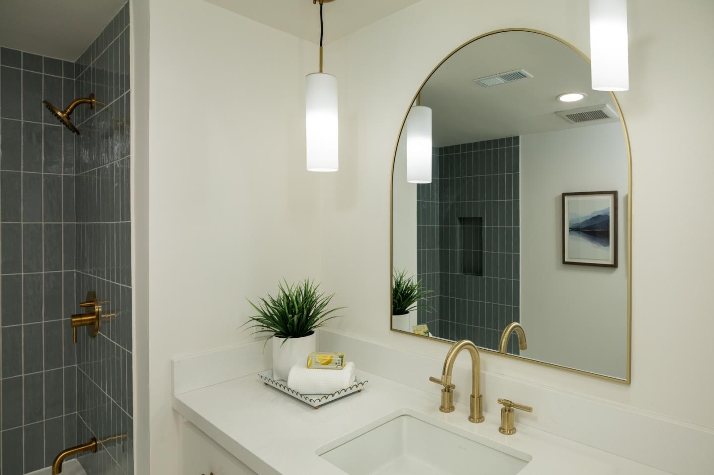 Detail Gallery Image 14 of 30 For 360 Everett Ave 5b,  Palo Alto,  CA 94301 - 2 Beds | 2 Baths
