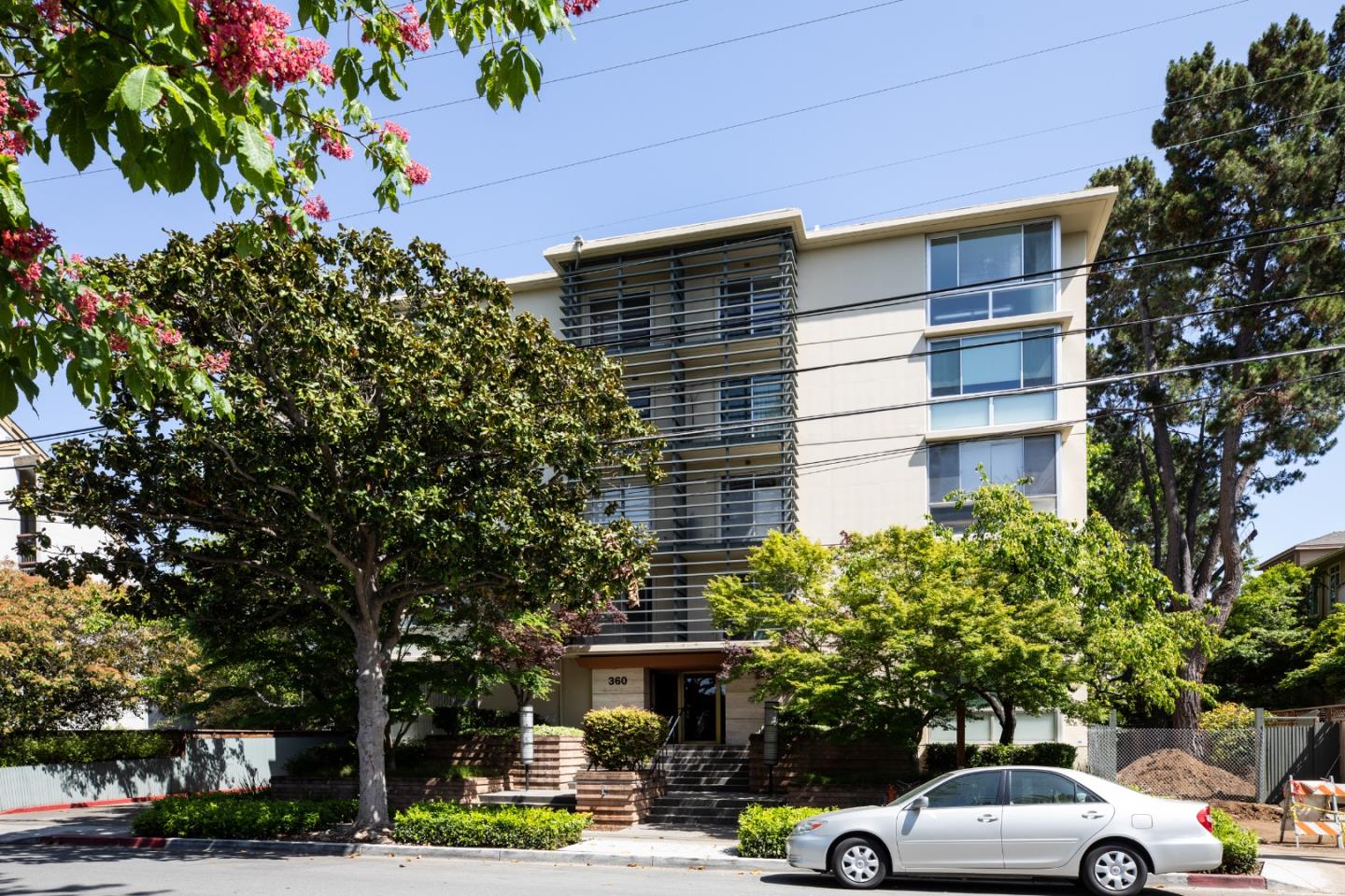 Detail Gallery Image 26 of 30 For 360 Everett Ave 5b,  Palo Alto,  CA 94301 - 2 Beds | 2 Baths