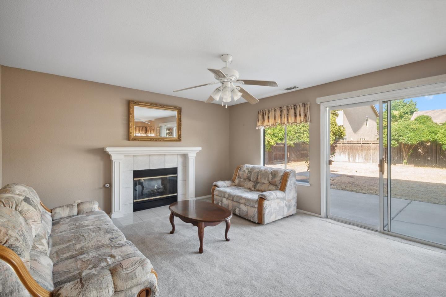 Detail Gallery Image 12 of 30 For 1622 Fir Dr, Los Banos,  CA 93635 - 4 Beds | 3 Baths