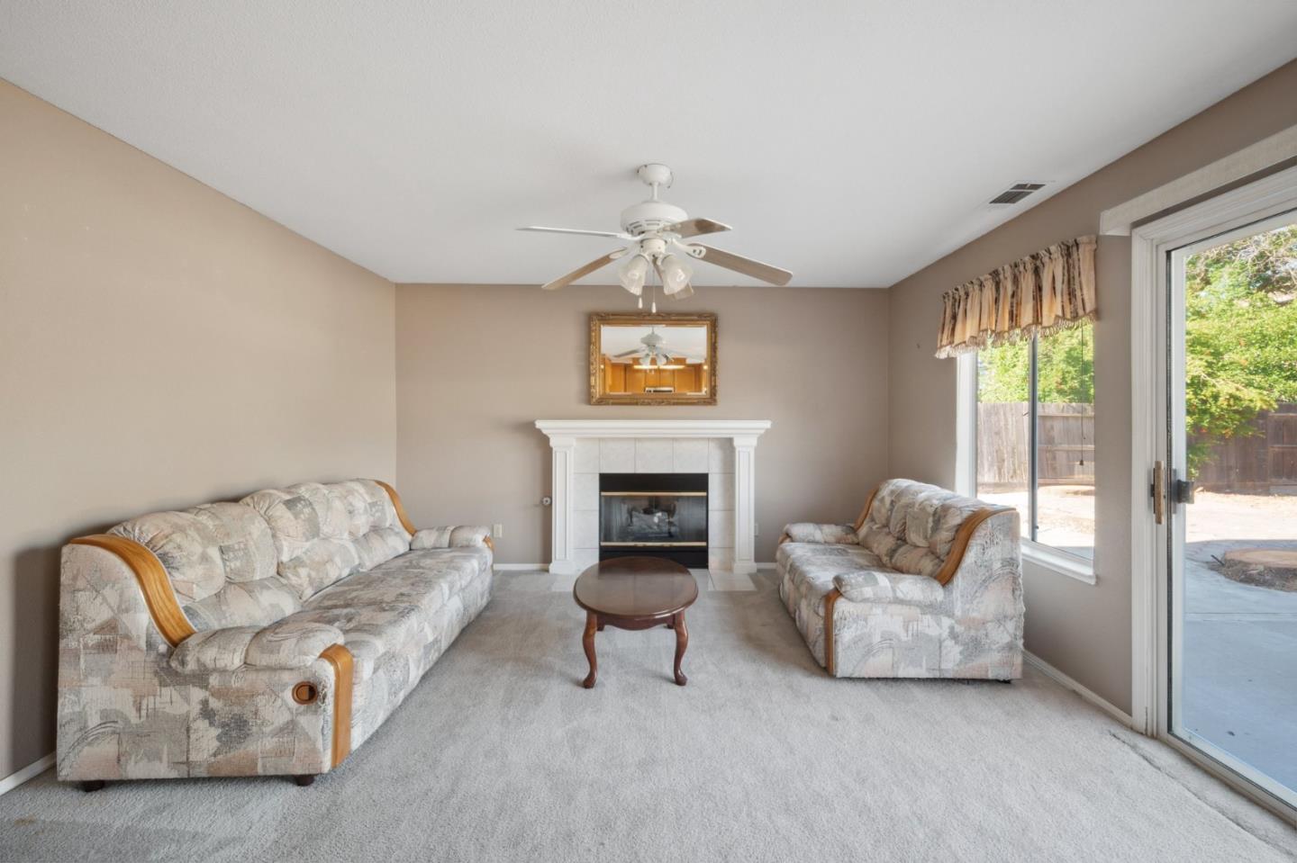 Detail Gallery Image 13 of 30 For 1622 Fir Dr, Los Banos,  CA 93635 - 4 Beds | 3 Baths