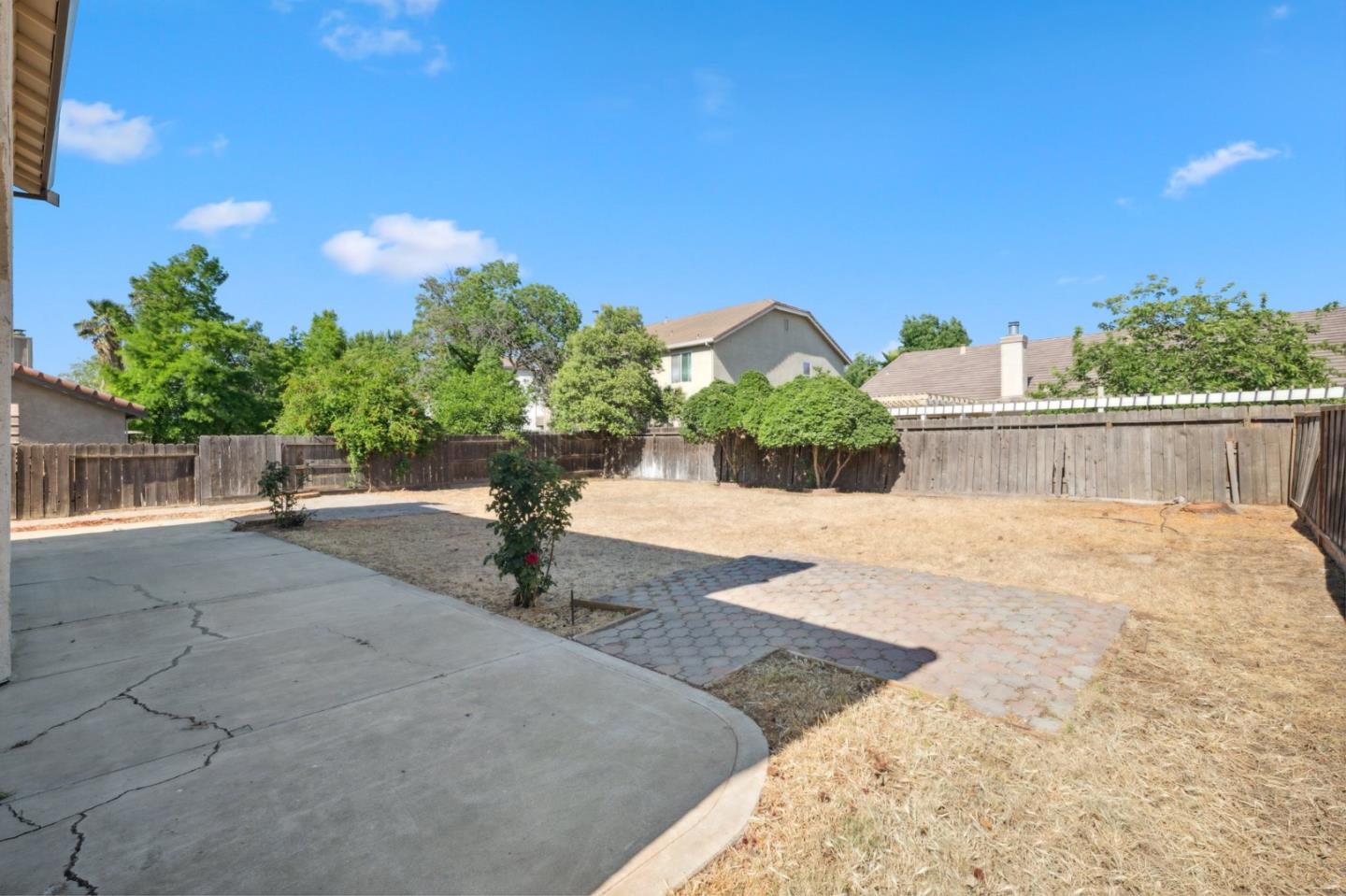 Detail Gallery Image 2 of 30 For 1622 Fir Dr, Los Banos,  CA 93635 - 4 Beds | 3 Baths
