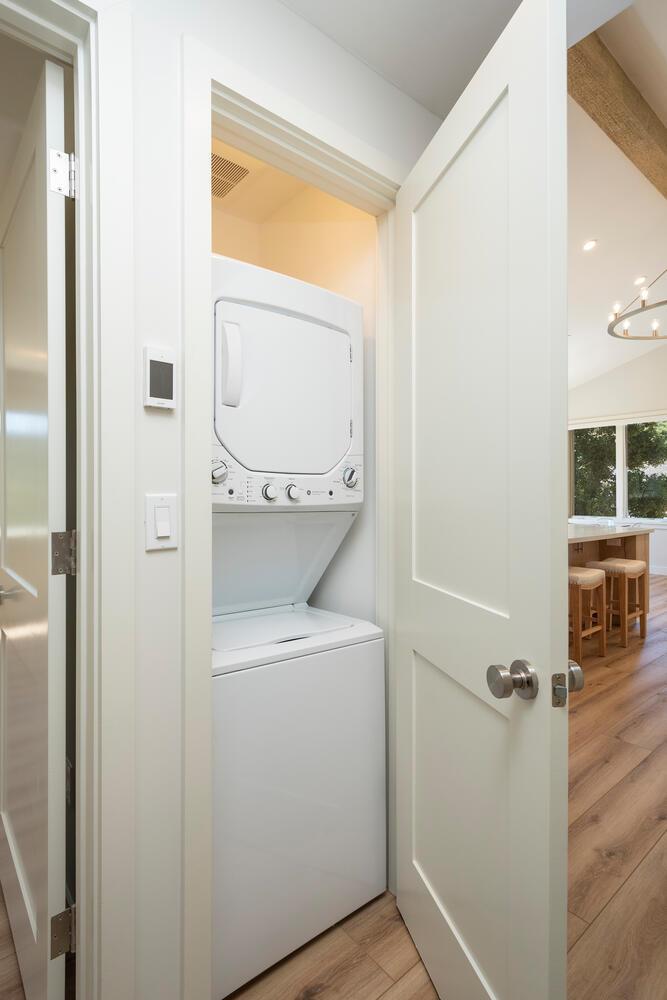Detail Gallery Image 15 of 27 For 30 Lydia Ct, Hillsborough,  CA 94010 - 2 Beds | 1/1 Baths