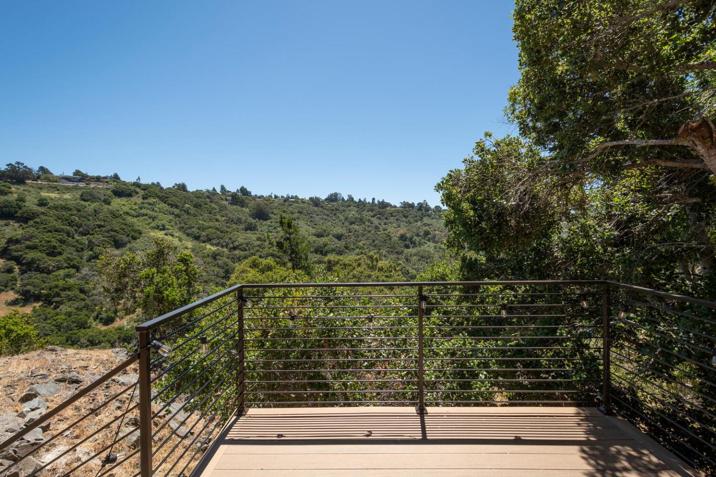 Detail Gallery Image 20 of 27 For 30 Lydia Ct, Hillsborough,  CA 94010 - 2 Beds | 1/1 Baths