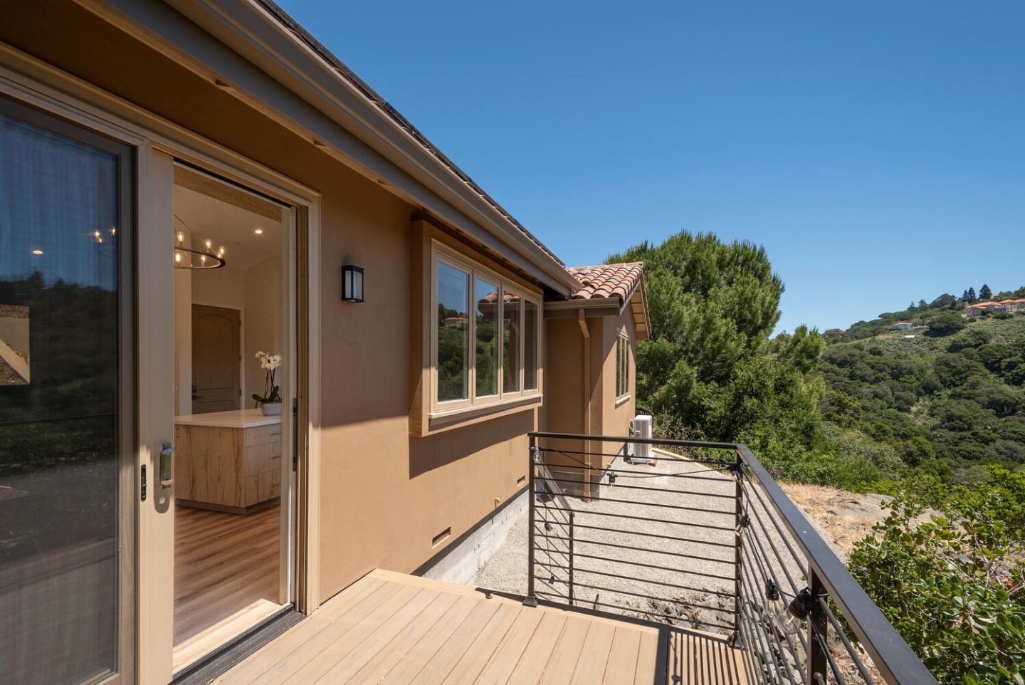 Detail Gallery Image 21 of 27 For 30 Lydia Ct, Hillsborough,  CA 94010 - 2 Beds | 1/1 Baths