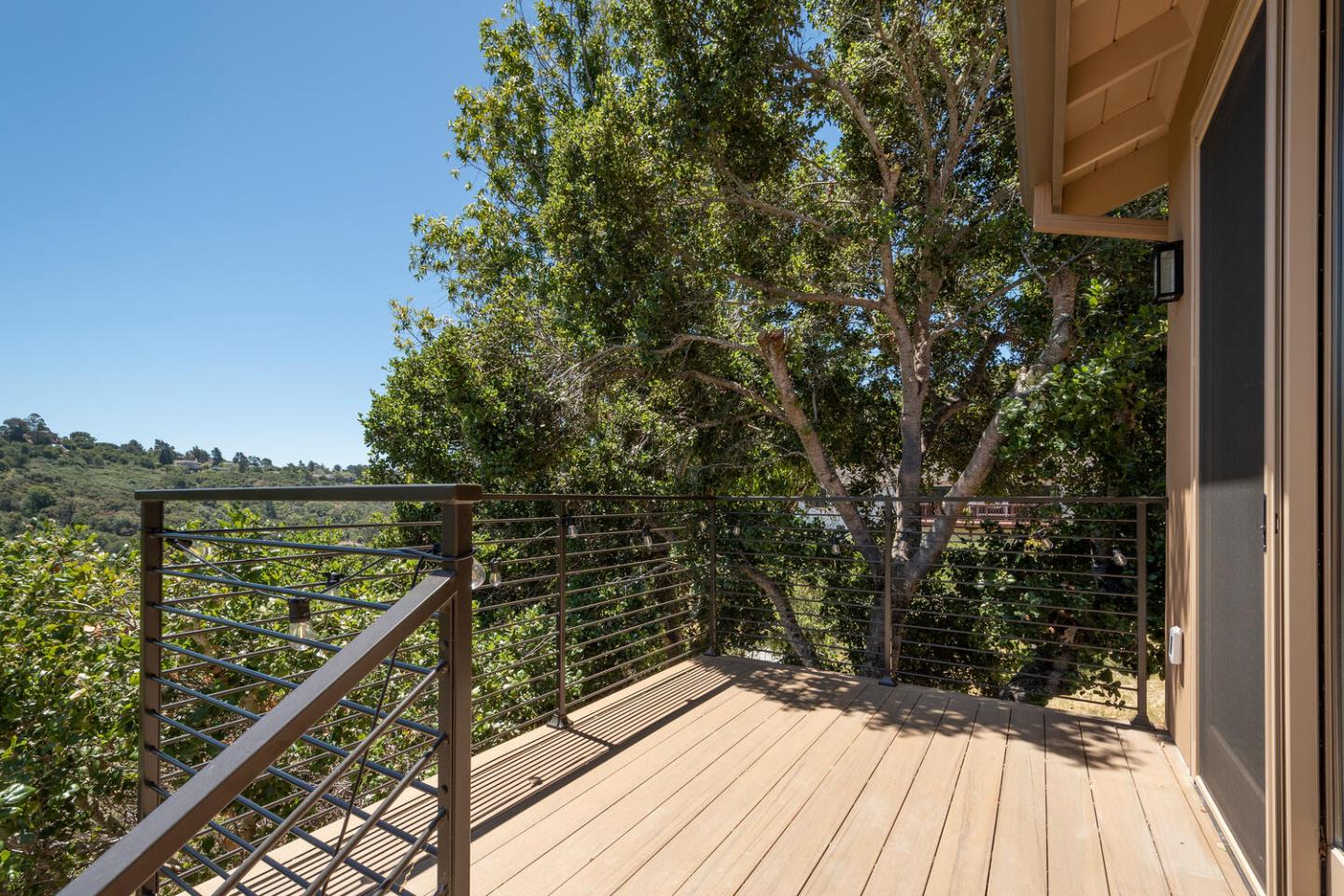 Detail Gallery Image 22 of 27 For 30 Lydia Ct, Hillsborough,  CA 94010 - 2 Beds | 1/1 Baths