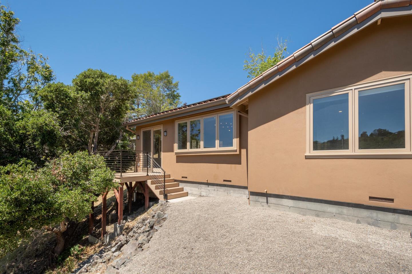 Detail Gallery Image 24 of 27 For 30 Lydia Ct, Hillsborough,  CA 94010 - 2 Beds | 1/1 Baths