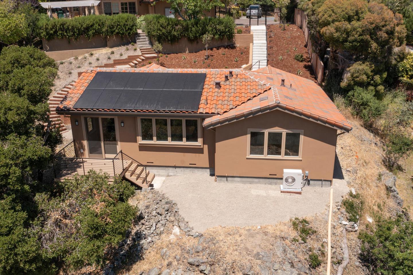 Detail Gallery Image 26 of 27 For 30 Lydia Ct, Hillsborough,  CA 94010 - 2 Beds | 1/1 Baths