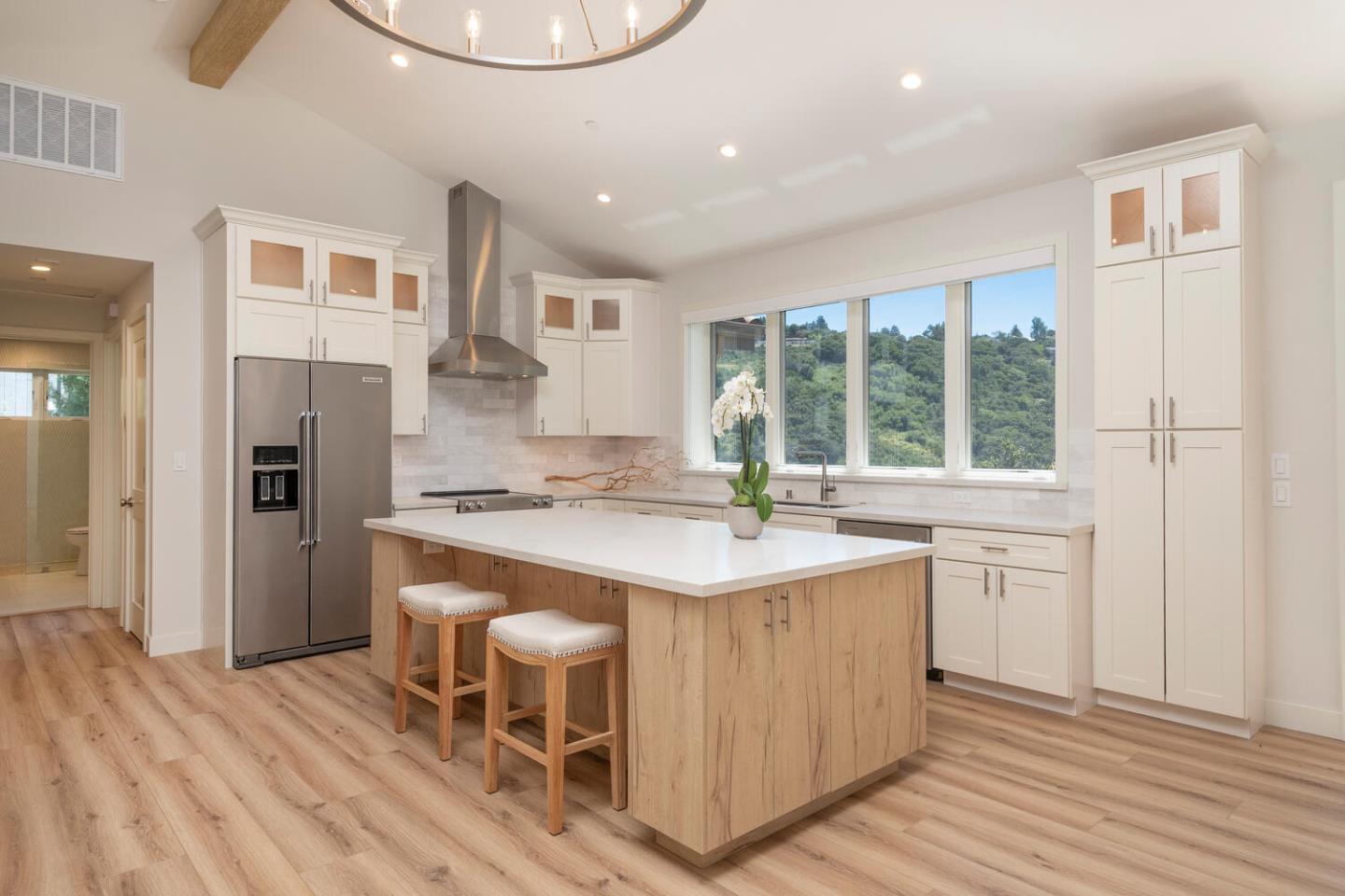 Detail Gallery Image 7 of 27 For 30 Lydia Ct, Hillsborough,  CA 94010 - 2 Beds | 1/1 Baths