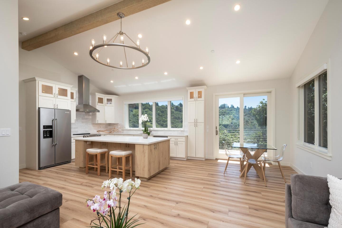 Detail Gallery Image 9 of 27 For 30 Lydia Ct, Hillsborough,  CA 94010 - 2 Beds | 1/1 Baths