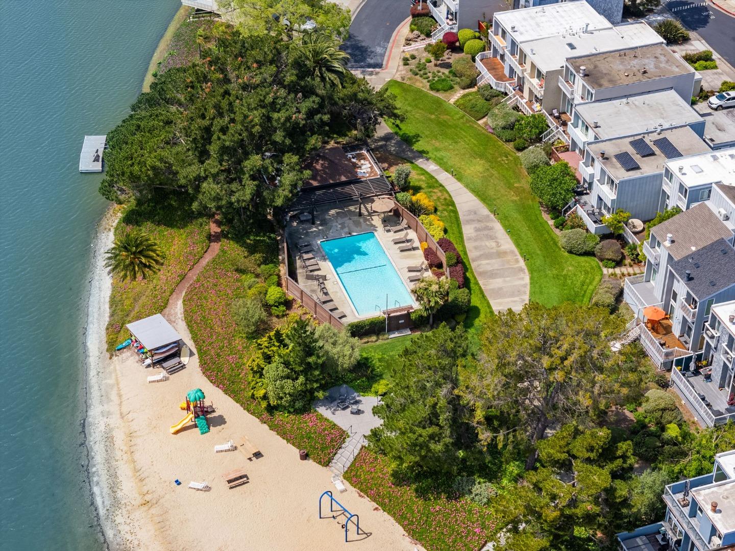 Detail Gallery Image 2 of 28 For 651 Port Dr #205,  San Mateo,  CA 94404 - 2 Beds | 2 Baths