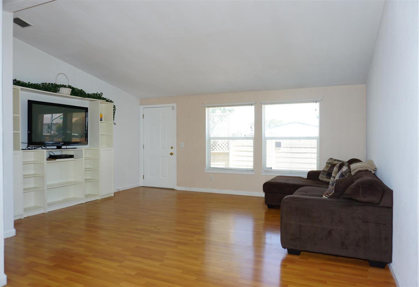 Detail Gallery Image 3 of 24 For 1225 Vienna Dr #193,  Sunnyvale,  CA 94089 - 3 Beds | 2 Baths