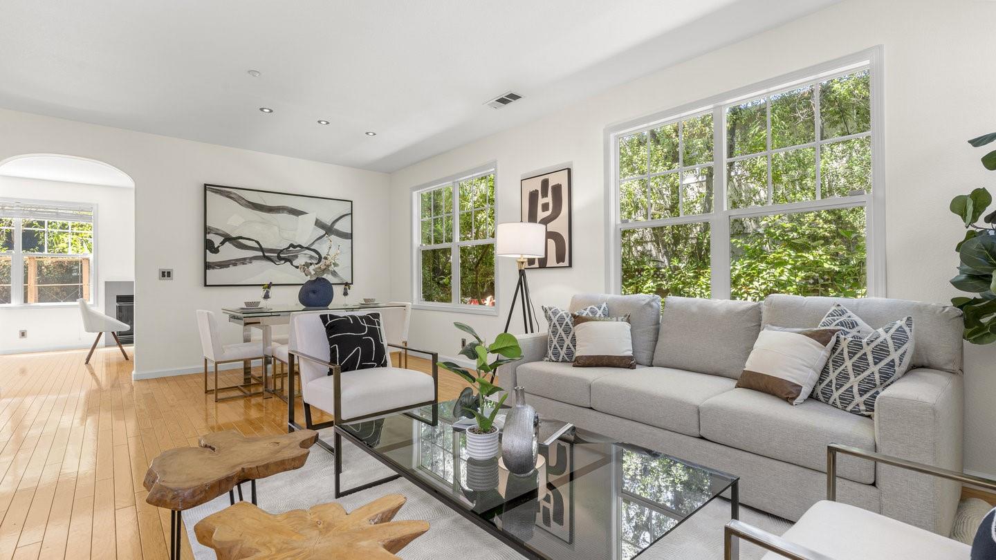 Detail Gallery Image 13 of 51 For 1550 Redwood Ct, Mountain View,  CA 94041 - 4 Beds | 2/1 Baths