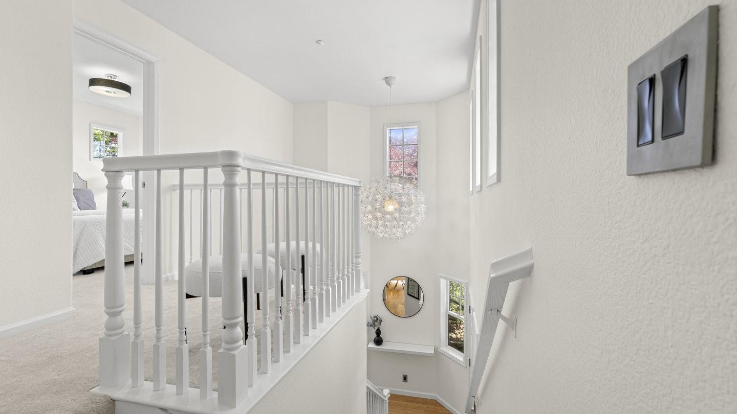 Detail Gallery Image 24 of 51 For 1550 Redwood Ct, Mountain View,  CA 94041 - 4 Beds | 2/1 Baths