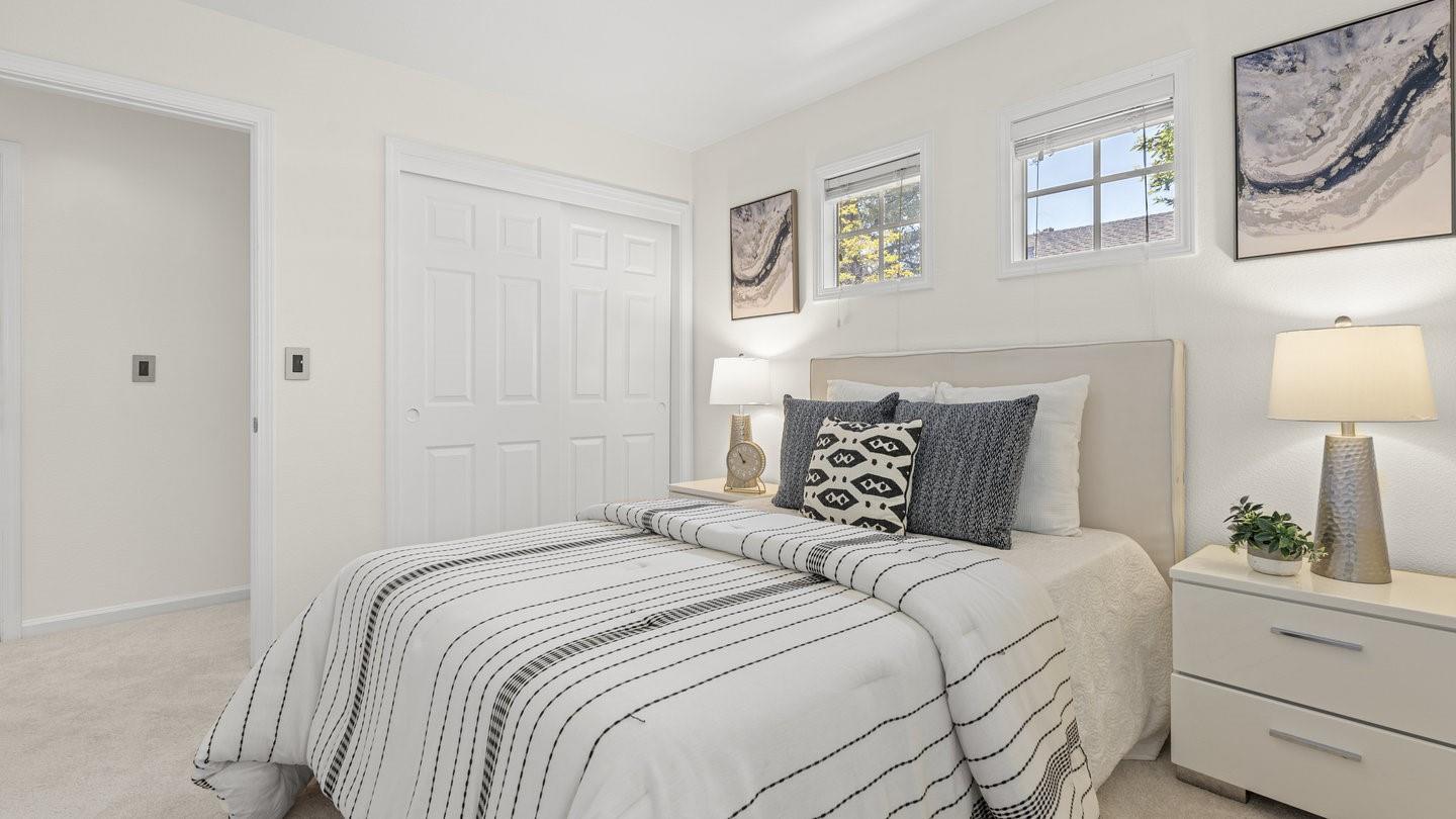 Detail Gallery Image 32 of 51 For 1550 Redwood Ct, Mountain View,  CA 94041 - 4 Beds | 2/1 Baths