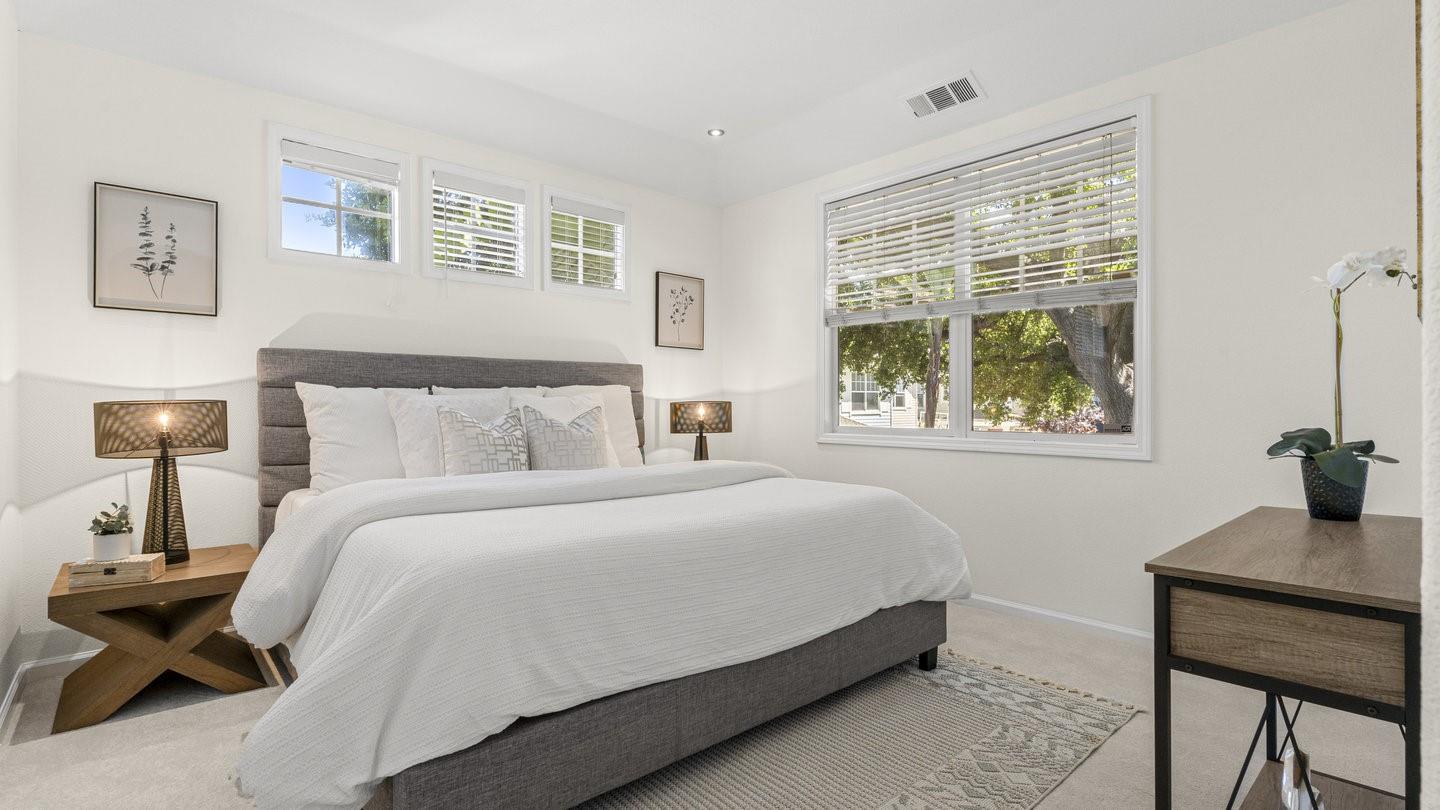 Detail Gallery Image 35 of 51 For 1550 Redwood Ct, Mountain View,  CA 94041 - 4 Beds | 2/1 Baths