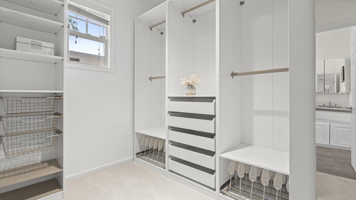 Detail Gallery Image 39 of 51 For 1550 Redwood Ct, Mountain View,  CA 94041 - 4 Beds | 2/1 Baths
