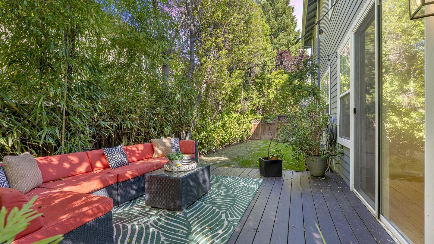Detail Gallery Image 46 of 51 For 1550 Redwood Ct, Mountain View,  CA 94041 - 4 Beds | 2/1 Baths