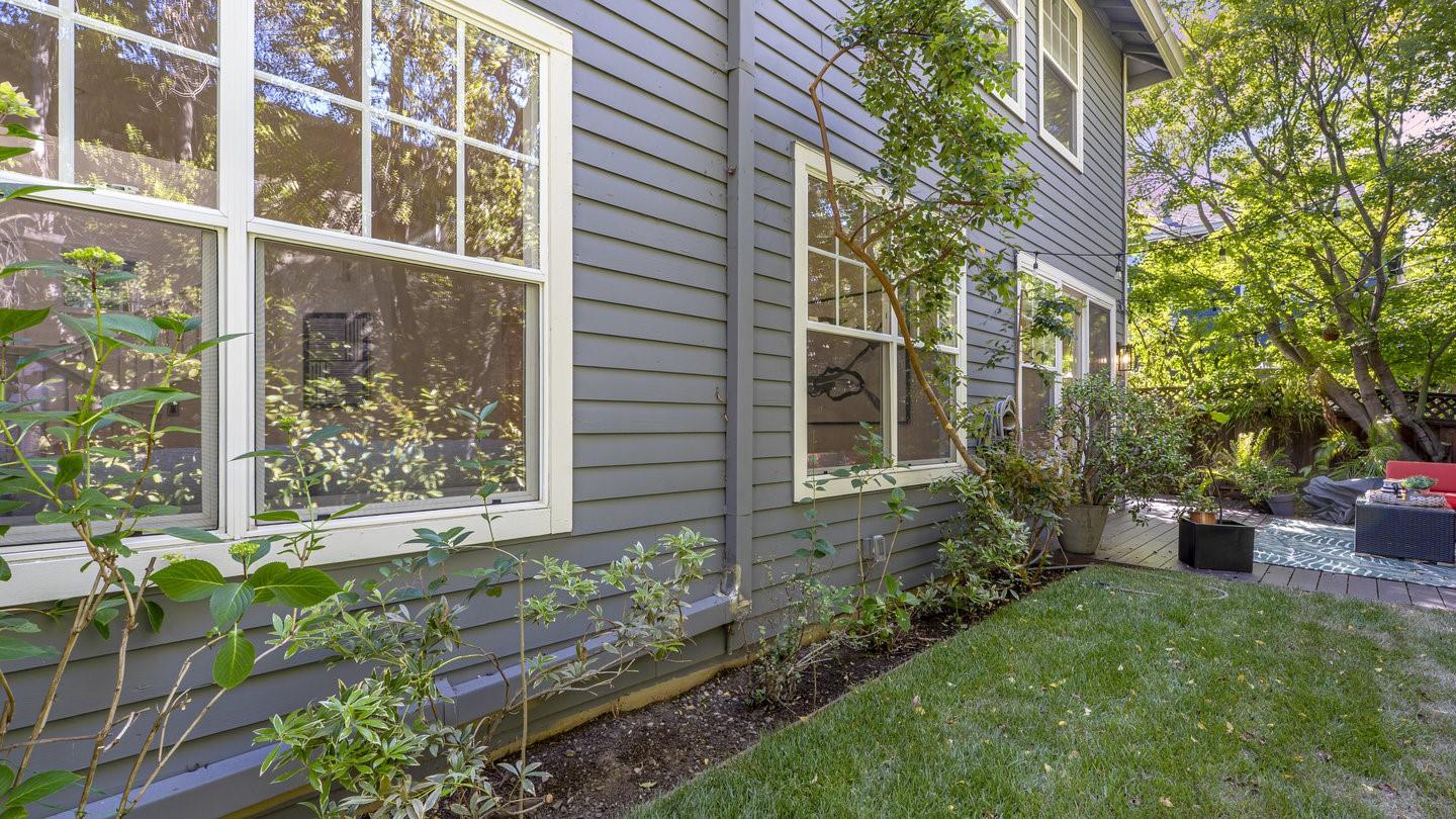 Detail Gallery Image 50 of 51 For 1550 Redwood Ct, Mountain View,  CA 94041 - 4 Beds | 2/1 Baths