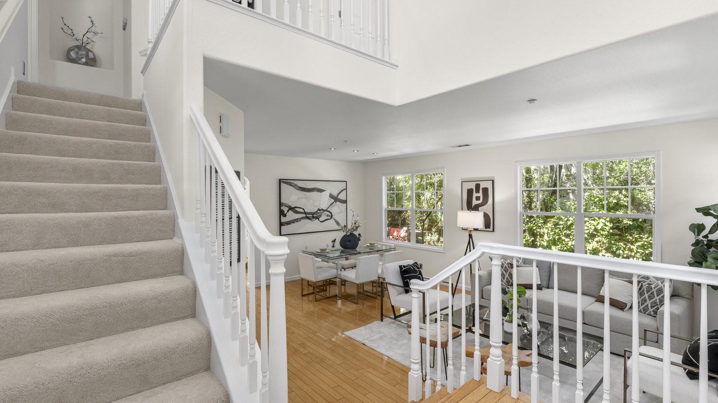 Detail Gallery Image 9 of 51 For 1550 Redwood Ct, Mountain View,  CA 94041 - 4 Beds | 2/1 Baths