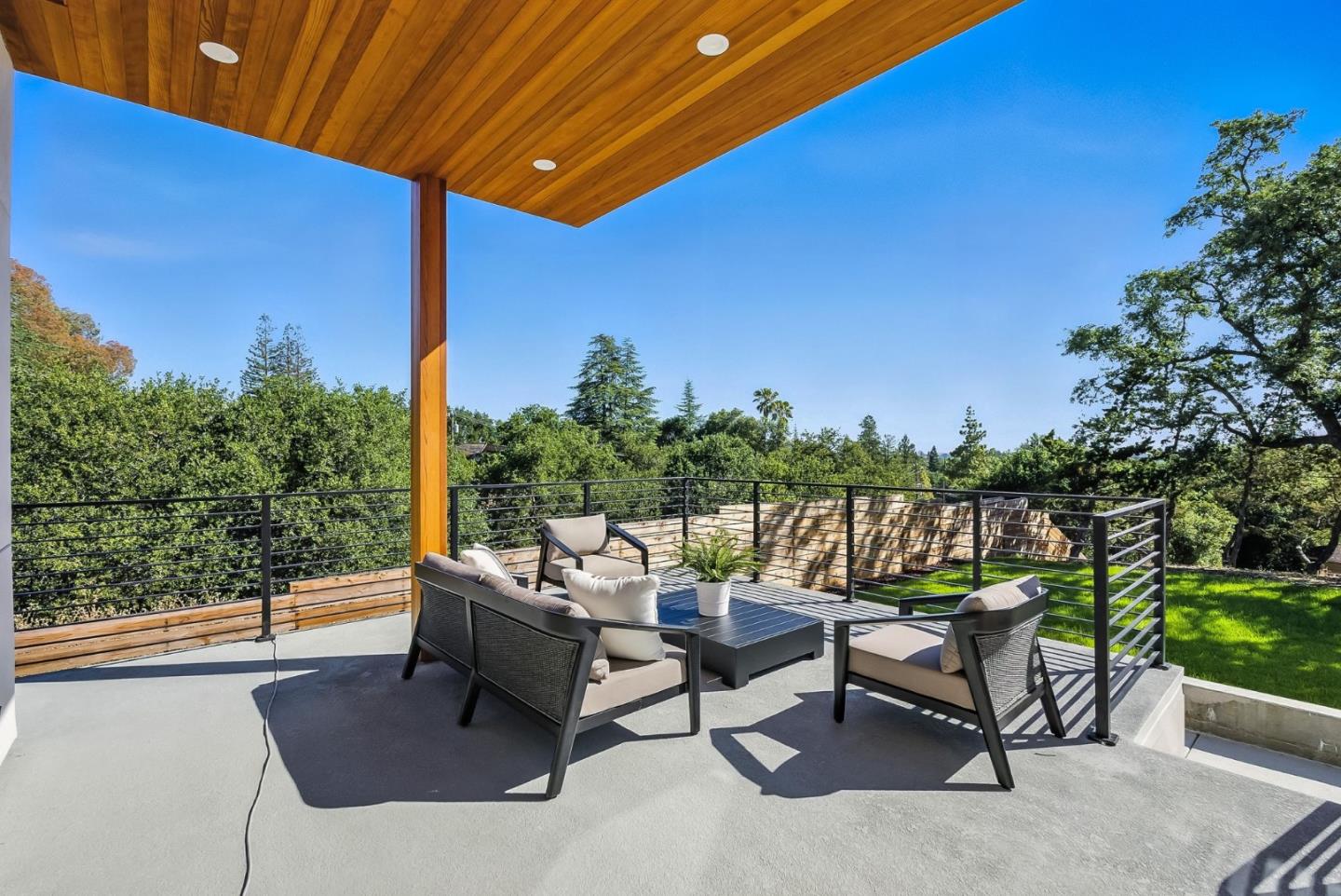 Detail Gallery Image 19 of 73 For 1127 Hillslope Pl, Los Altos,  CA 94024 - 6 Beds | 5/2 Baths