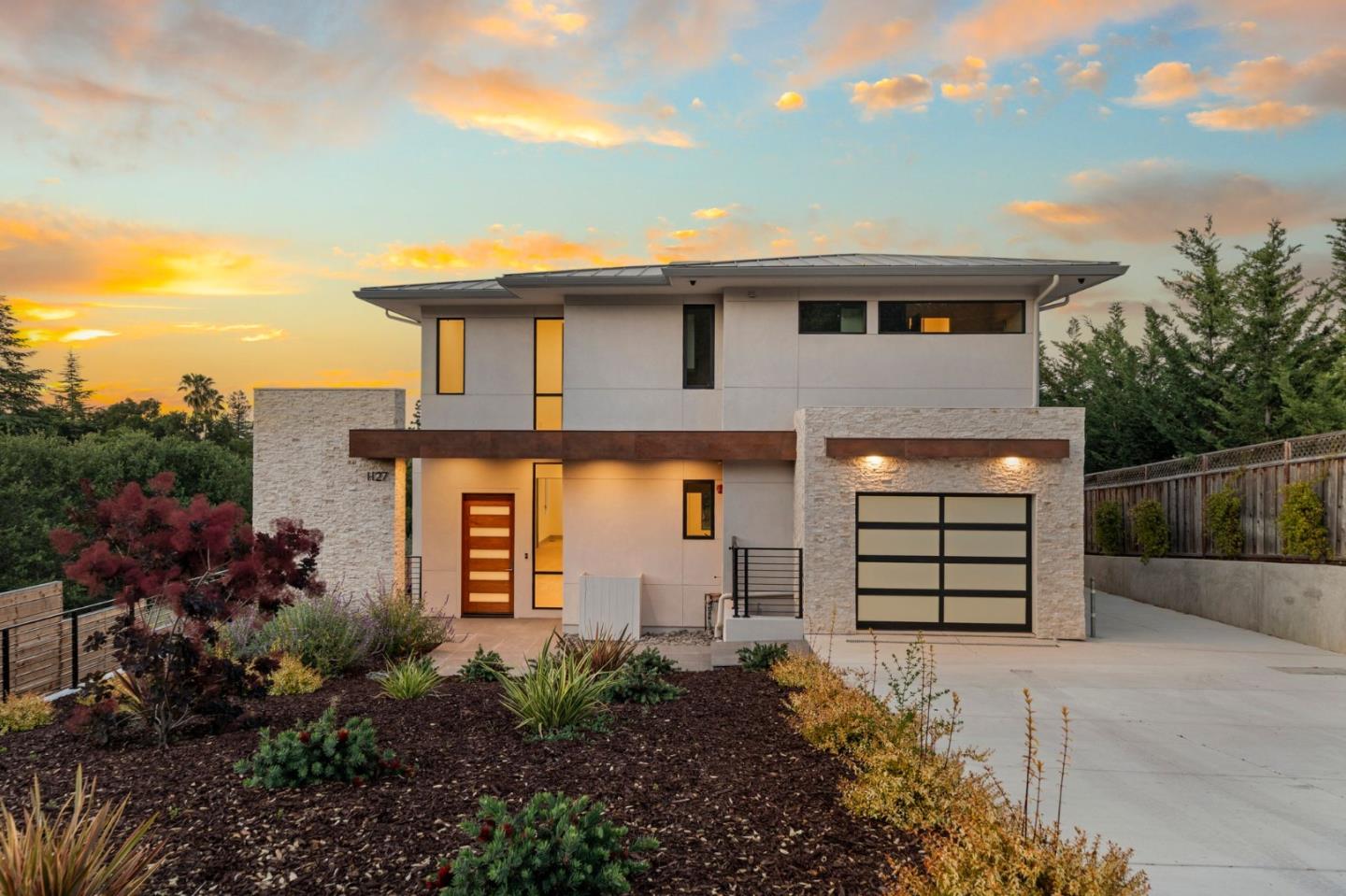Detail Gallery Image 2 of 73 For 1127 Hillslope Pl, Los Altos,  CA 94024 - 6 Beds | 5/2 Baths