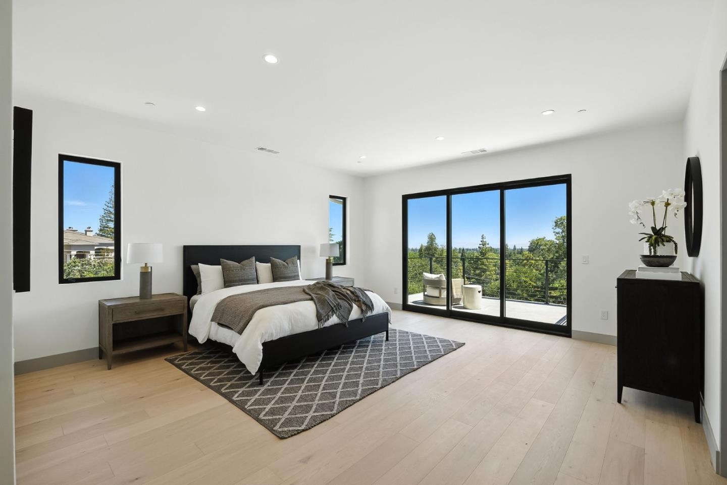 Detail Gallery Image 25 of 73 For 1127 Hillslope Pl, Los Altos,  CA 94024 - 6 Beds | 5/2 Baths