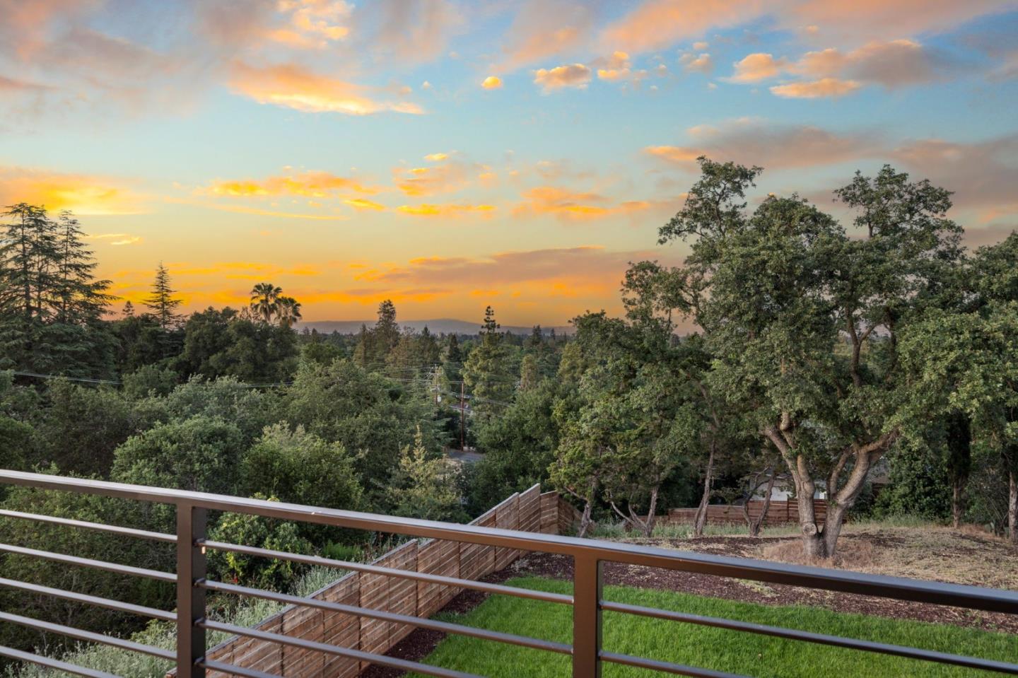 Detail Gallery Image 28 of 73 For 1127 Hillslope Pl, Los Altos,  CA 94024 - 6 Beds | 5/2 Baths