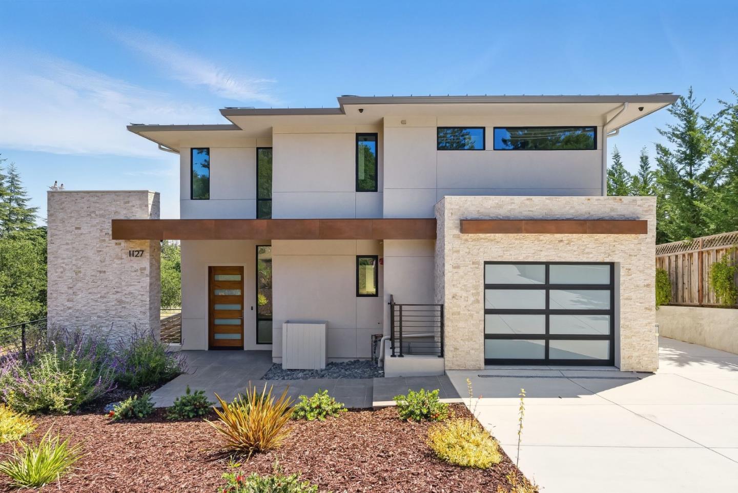 Detail Gallery Image 3 of 73 For 1127 Hillslope Pl, Los Altos,  CA 94024 - 6 Beds | 5/2 Baths