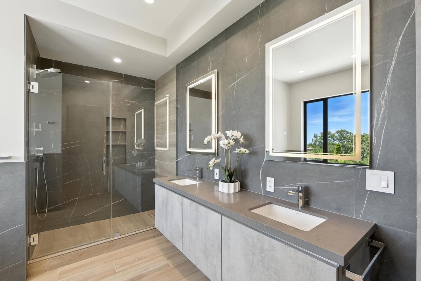 Detail Gallery Image 31 of 73 For 1127 Hillslope Pl, Los Altos,  CA 94024 - 6 Beds | 5/2 Baths