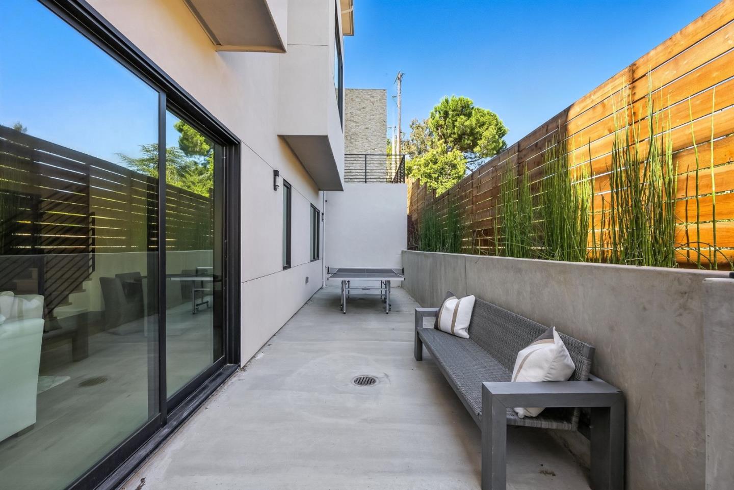 Detail Gallery Image 50 of 73 For 1127 Hillslope Pl, Los Altos,  CA 94024 - 6 Beds | 5/2 Baths