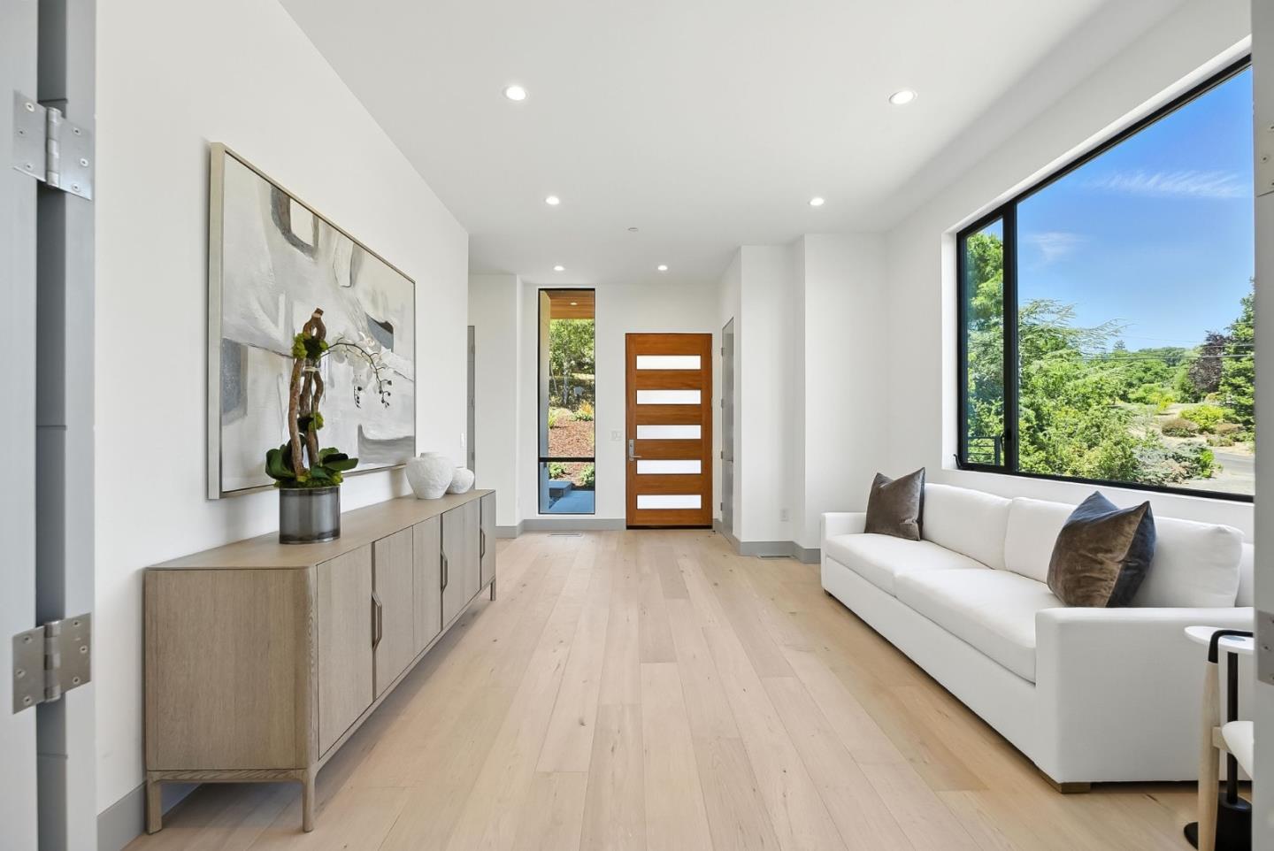 Detail Gallery Image 7 of 73 For 1127 Hillslope Pl, Los Altos,  CA 94024 - 6 Beds | 5/2 Baths