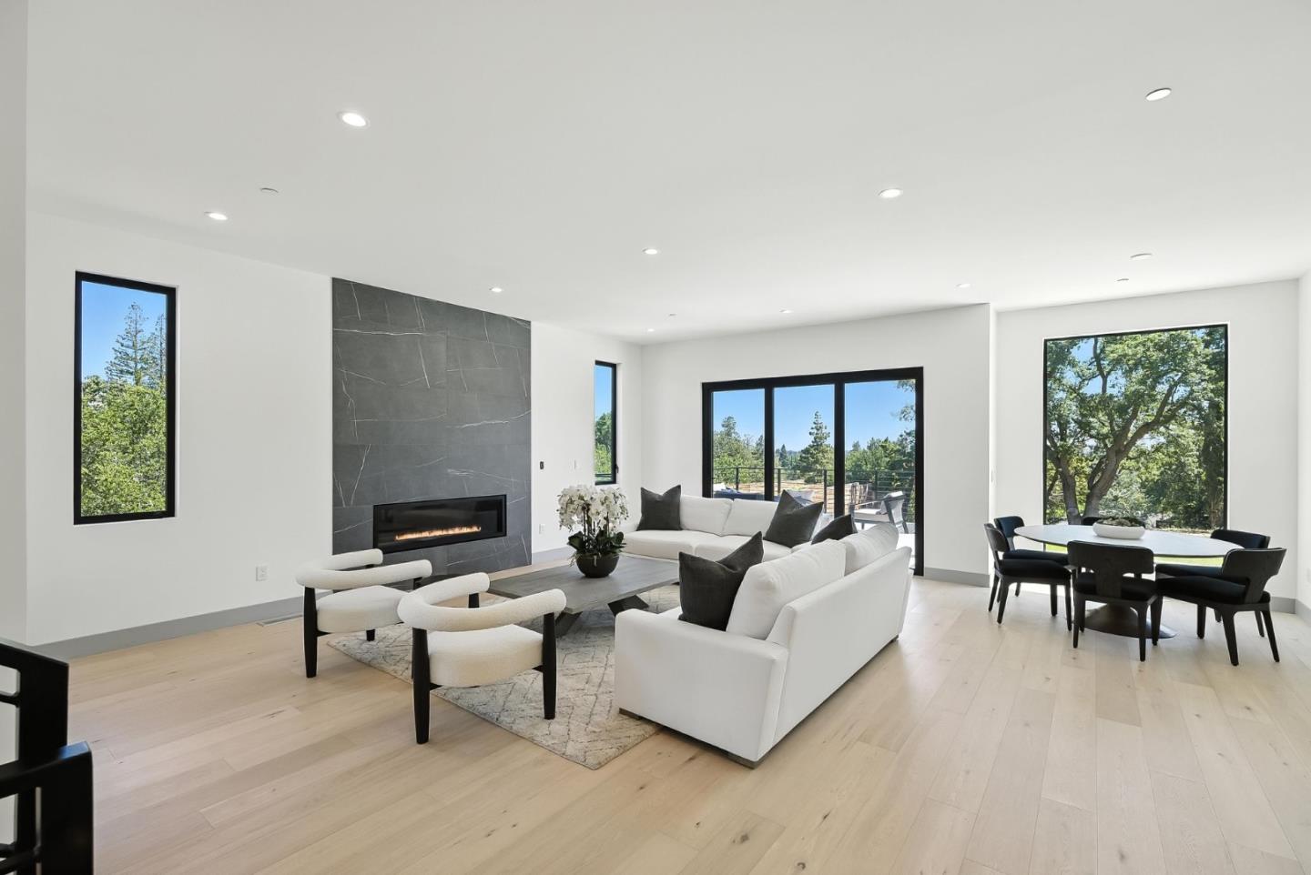 Detail Gallery Image 9 of 73 For 1127 Hillslope Pl, Los Altos,  CA 94024 - 6 Beds | 5/2 Baths