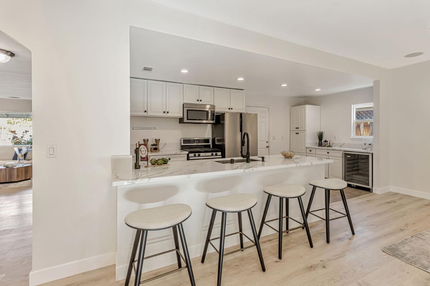 Detail Gallery Image 11 of 39 For 1724 Graham Ln, Santa Clara,  CA 95050 - 3 Beds | 2 Baths