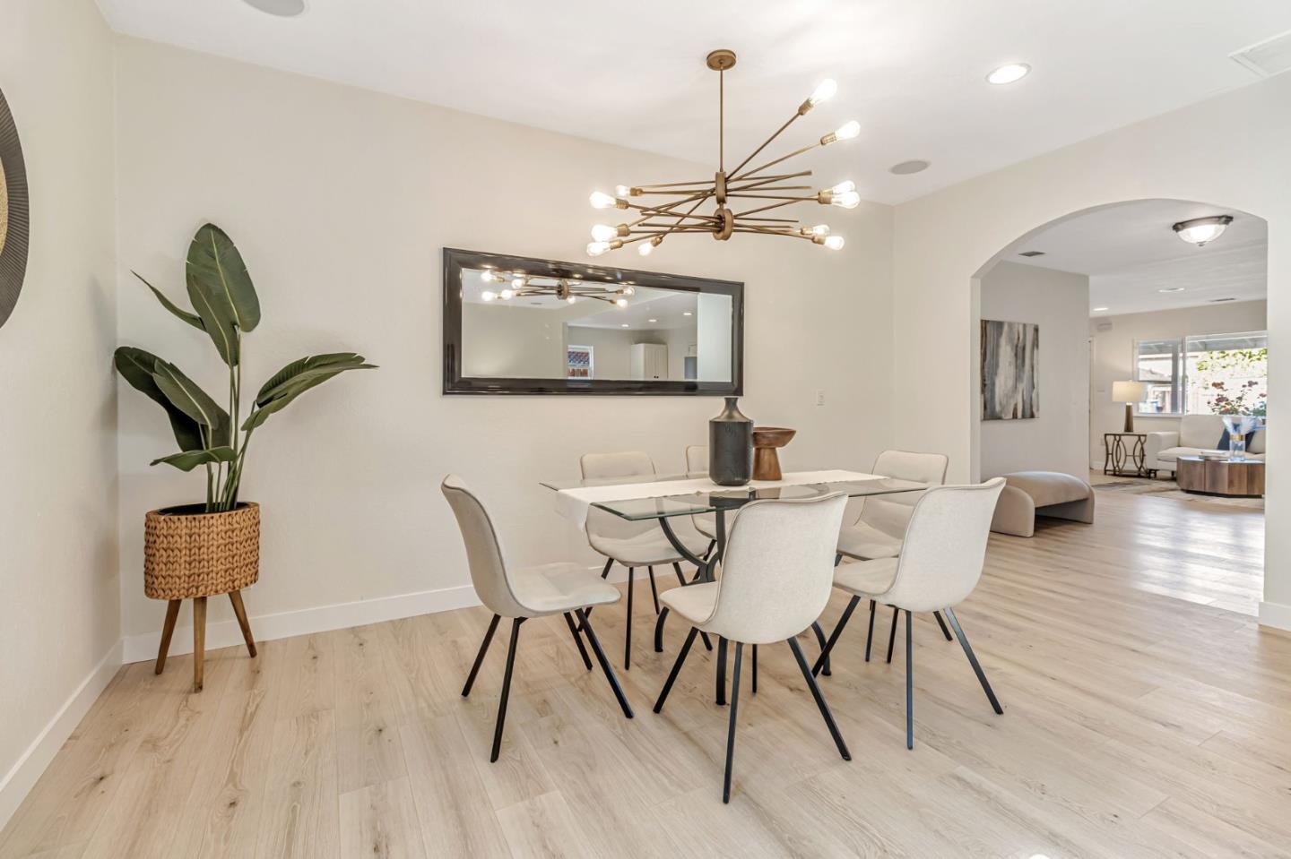Detail Gallery Image 16 of 39 For 1724 Graham Ln, Santa Clara,  CA 95050 - 3 Beds | 2 Baths