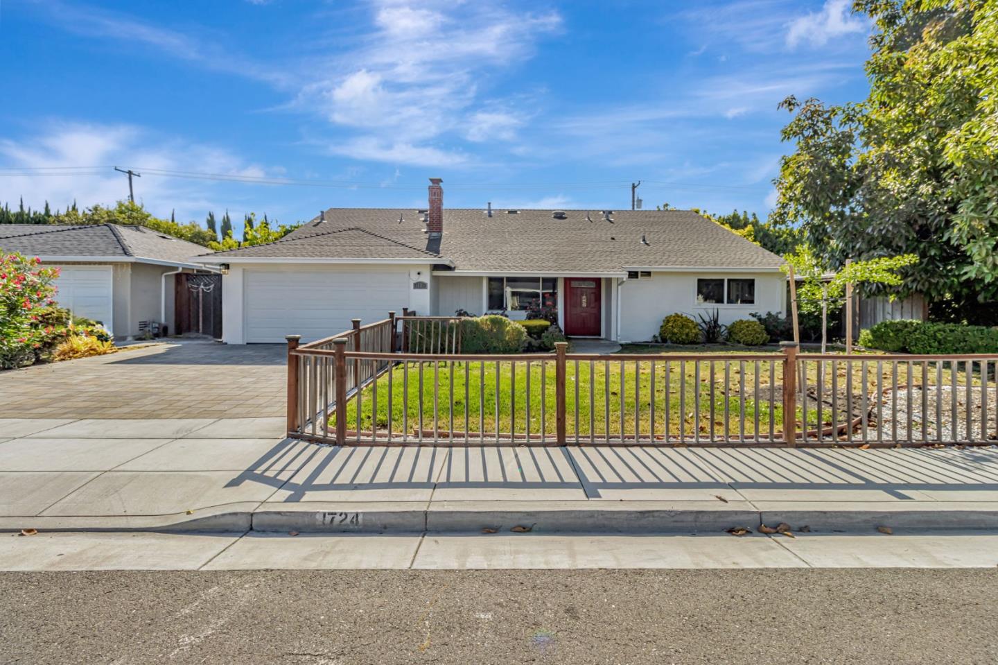 Detail Gallery Image 3 of 39 For 1724 Graham Ln, Santa Clara,  CA 95050 - 3 Beds | 2 Baths