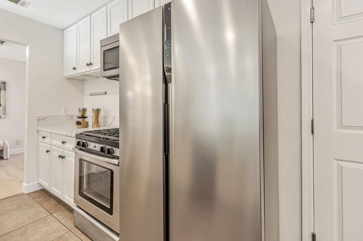 Detail Gallery Image 9 of 39 For 1724 Graham Ln, Santa Clara,  CA 95050 - 3 Beds | 2 Baths