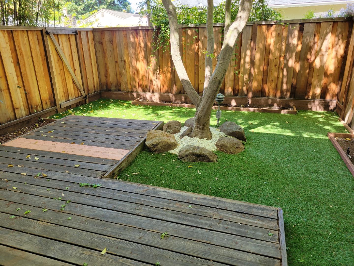 Detail Gallery Image 4 of 6 For 3148 Middlefield Rd, Palo Alto,  CA 94306 - 2 Beds | 1/1 Baths
