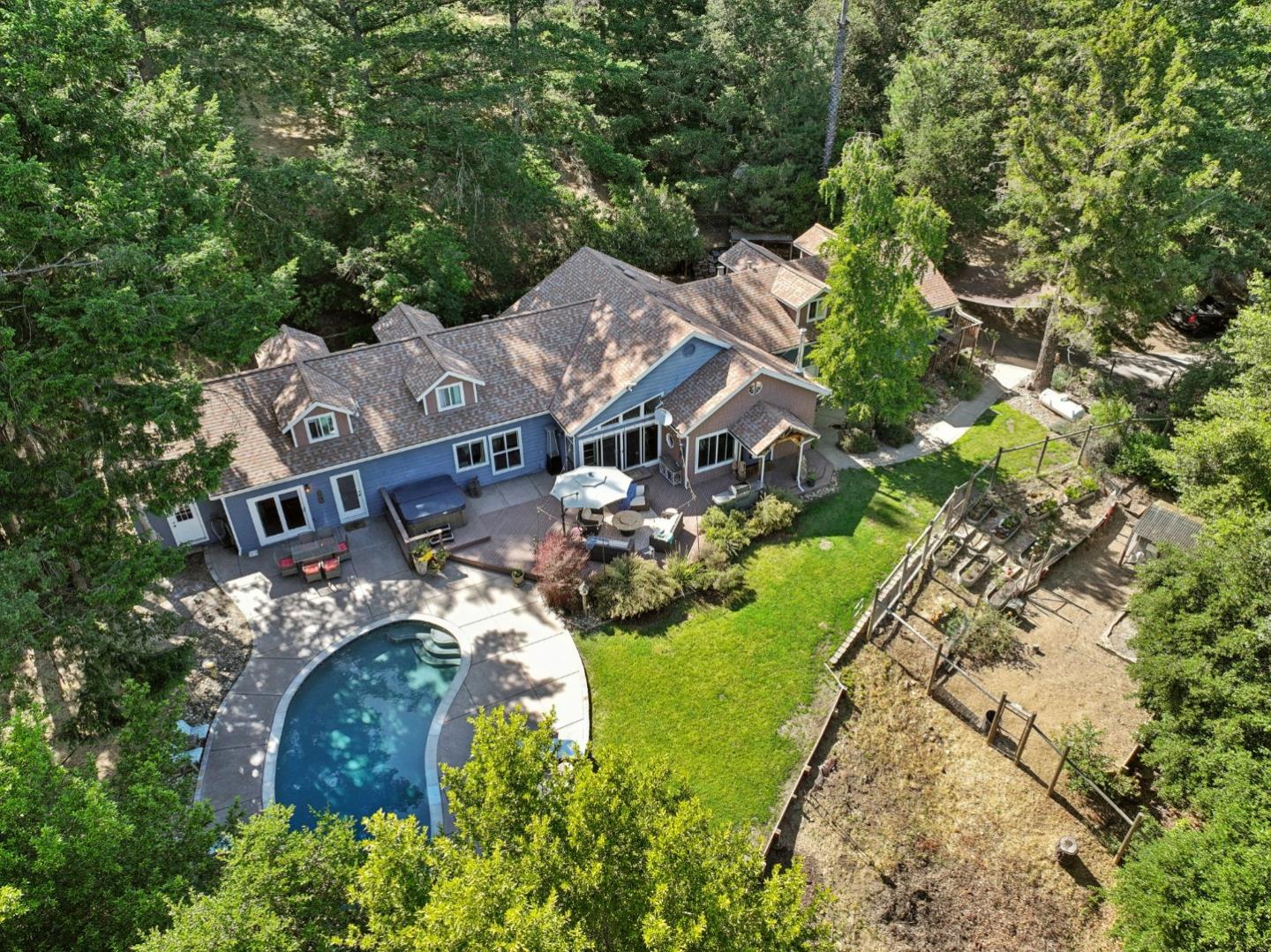 Detail Gallery Image 10 of 84 For 25560 Firhaven Ln, Los Gatos,  CA 95033 - 5 Beds | 3/1 Baths